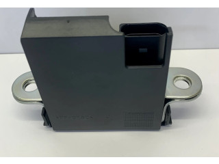 Замок багажника 5M0827505E, 5M0827505B    Volkswagen Tiguan 2007 - 2016 года