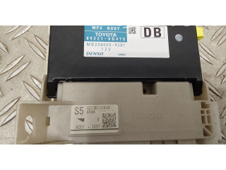   Pojistková skříňka 892210D470, 8273052K40   Toyota Yaris 2016