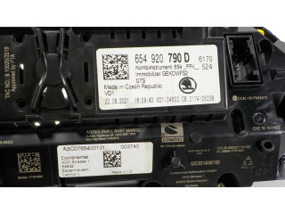 Přístrojová deska  Skoda Kamiq 2021 654920790D  