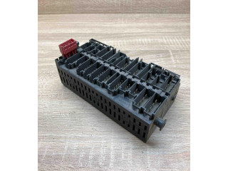 Блок предохранителей 357937039   Volkswagen Transporter - Caravelle T4    