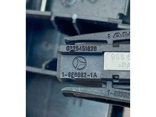   Pojistková skříňka A2305450101, A0325451620   Mercedes-Benz SL R230 2002