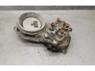 Vstřikovací lišta 0438121011, 026133353   Audi 80 90 B3     