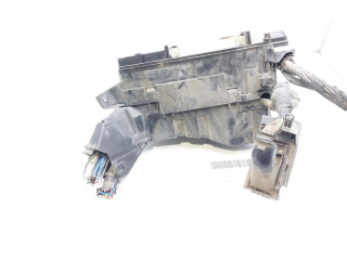   Pojistková skříňka 8274102050   Toyota Corolla E140 E150 