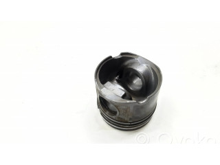 Píst 8487E   BMW 3 E90 E91  pro naftový motor 2.0  