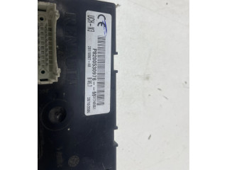 Блок комфорта P8200530976   Renault Trafic II (X83)   