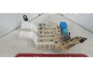   Pojistková skříňka 8273052700, 604191941   Toyota Yaris 2006