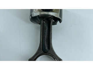 Píst    BMW X1 E84  pro naftový motor 2.0 N47D20C 