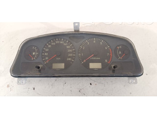 Přístrojová deska  Toyota Avensis T220 2000 8380085230  