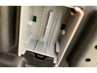   Pojistková skříňka 30786889, 28087583   Volvo XC70 2006