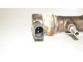 Vstřikovací lišta 8514154, 13538514154   BMW 2 F45    B47C20A 