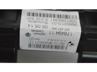 Přístrojová deska  BMW 2 F22 F23 2012 923289  