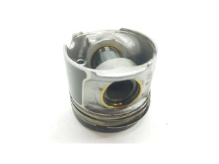 Píst 11258580515   BMW 5 F10 F11   2.0  