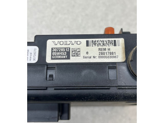   Pojistková skříňka 30728512, 05W453   Volvo XC70 2006