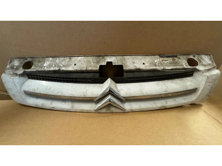 Передняя решётка Citroen Berlingo 2003-2007 года 9644758177      