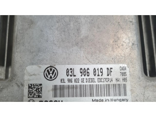 Řídící jednotka 03L906019DF, 03L906022GE   Seat Exeo (3R) 2010