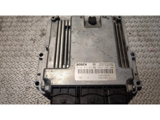 Блок управления двигателя 028104648, 8200666516   Renault Trafic II (X83)