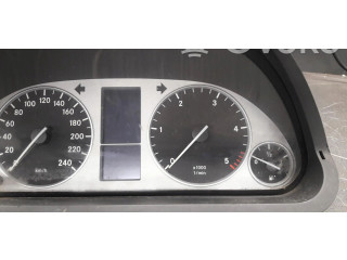 Přístrojová deska  Mercedes-Benz B W245 2008 a1694403911  