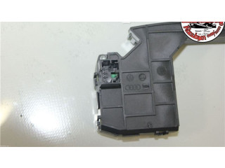 Топливная рампа 4E0953549A   Audi A8 S8 D3 4E  