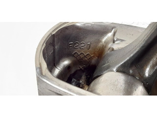 Поршень M 272.967 2730300620, 2730300820  Mercedes-Benz R W251  