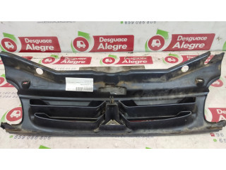 Передняя решётка Citroen Berlingo 1996-2002 года 9635603977      