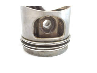  Поршень с шатуном  824203, 11710  Mercedes-Benz SLC C107  