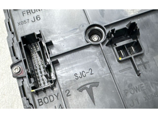 Блок комфорта 165765030B, 149784800E   Tesla Model Y   