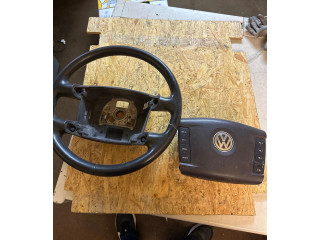 Руль Volkswagen Touareg I  2002 - 2010 года 61373001A, SDD1      