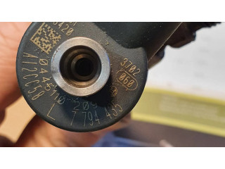 Vstřikovač 7794435   BMW 5 E60 E61  pro naftový motor 2.0  