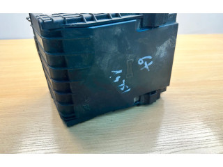 Блок предохранителей  1K0937132F   Volkswagen Golf Plus    