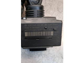 Řídící jednotka 2095452308, 33002422   Mercedes-Benz C W203 2001