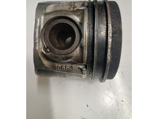 Píst 10653   Nissan Pathfinder R52     
