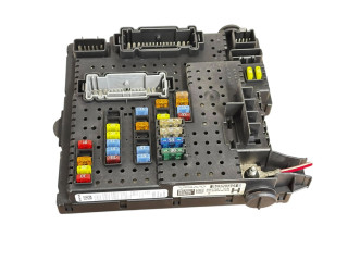   Pojistková skříňka 30728512, 28017881   Volvo S60 2006
