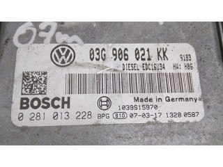 Řídící jednotka 03G906021KK, 0281013228   Volkswagen Jetta V 2007