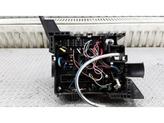 Блок предохранителей MR587816   Mitsubishi Grandis    