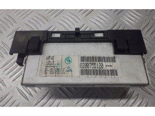 Дисплей    8200755120   Renault Megane II