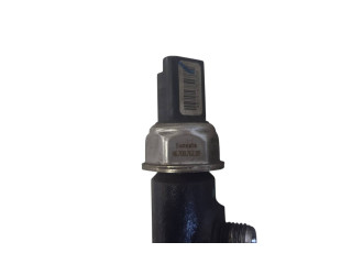 Vstřikovací lišta 9685297580, 142391714   Volvo V40    D4162T 