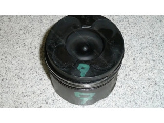Píst 11252249993   BMW 7 E38    M67 