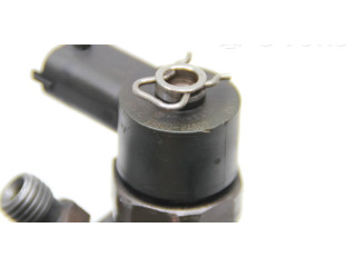 Vstřikovač 338002A800   Hyundai ix35  pro naftový motor 1.7 D4FD 