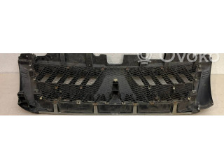 Передняя решётка Mitsubishi Pajero 2003-2006 года MN117713      