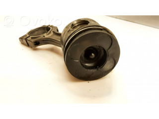 Píst    BMW 5 E39  pro naftový motor 3.0  