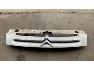 Передняя решётка Citroen Berlingo 2003-2007 года 9644758177      