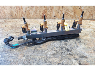 Vstřikovací lišta 23250-24030   Toyota Corolla E210 E21     