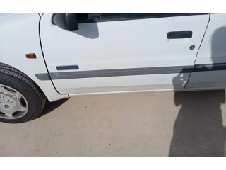 Zpětné zrcátko  Peugeot 106     