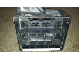   Pojistková skříňka 61131374820, 61131374129   BMW 5 E34 1990