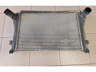 Интеркулер  5Q0145803T   Volkswagen Tiguan 