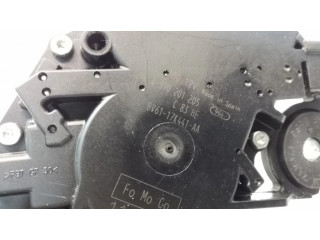Моторчик заднего дворника 8V6117K441AA    Ford Focus