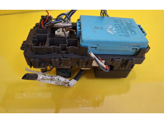 Блок предохранителей  MR228760   Mitsubishi Colt    