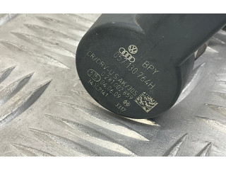 Vstřikovací lišta 03L130089, 057130764H   Audi TT TTS Mk2    CBBB 
