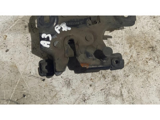 Замок капота 8L0823509C   Audi A3 S3 8L