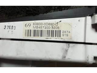 Přístrojová deska  Toyota Yaris 2008 838000D690D  